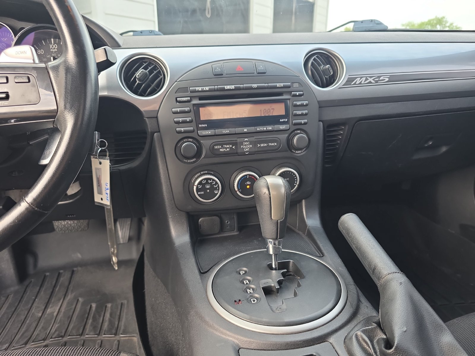 Used 2015 MAZDA MX-5 Miata Club RWD image 15