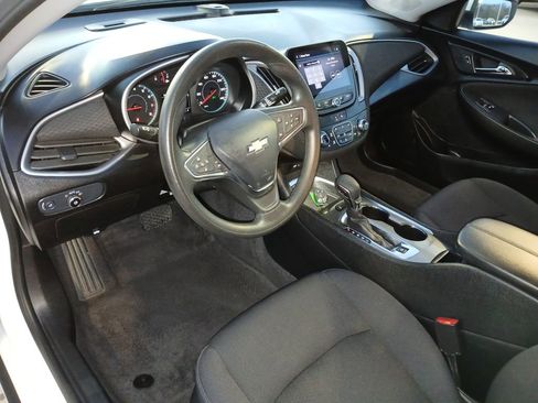 Certified 2025 Chevrolet Malibu LT image 10