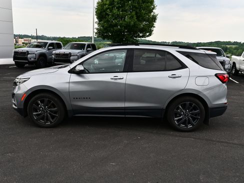 Used 2023 Chevrolet Equinox RS w/ RS Leather Package AWD/4WD image 5