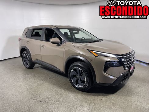 Used 2025 Nissan Rogue SV AWD/4WD image 1