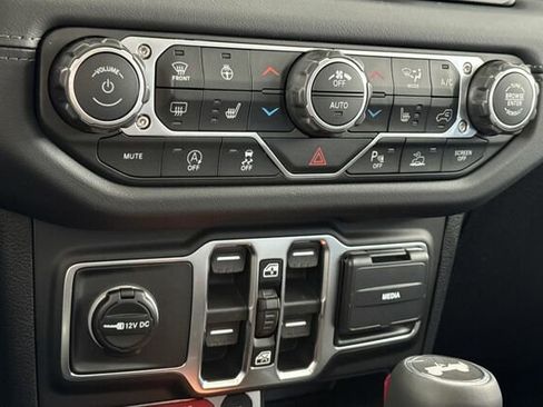 New 2026 Jeep Wrangler Unlimited Rubicon image 18