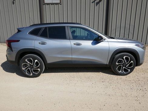 New 2026 Chevrolet Trax RS w/ Sunroof Package image 2