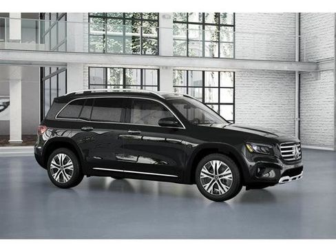 New 2026 Mercedes-Benz GLB 250 4MATIC image 13