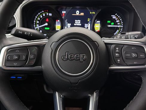 Used 2025 Jeep Wrangler Unlimited Sahara image 17