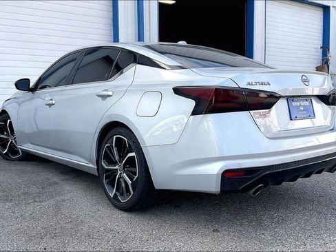 Used 2023 Nissan Altima 2.5 SR FWD image 3