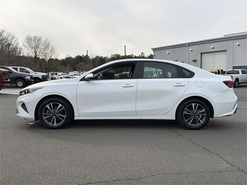 Used 2024 Kia Forte LXS image 10