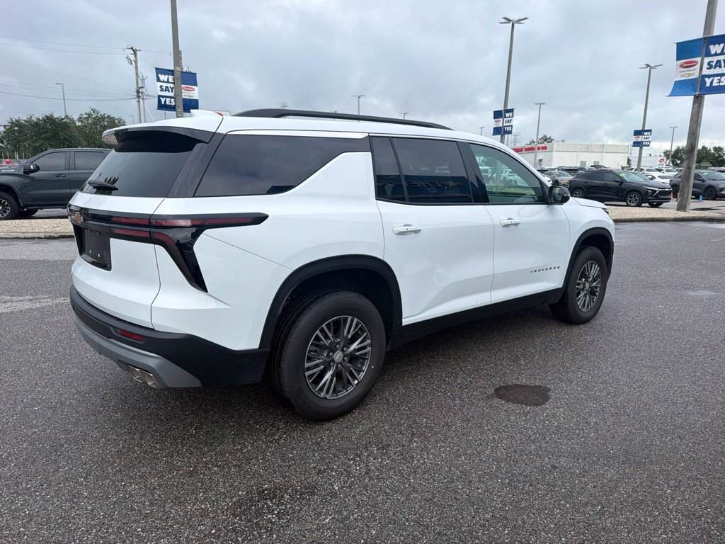 Used 2026 Chevrolet Traverse LT FWD image 5