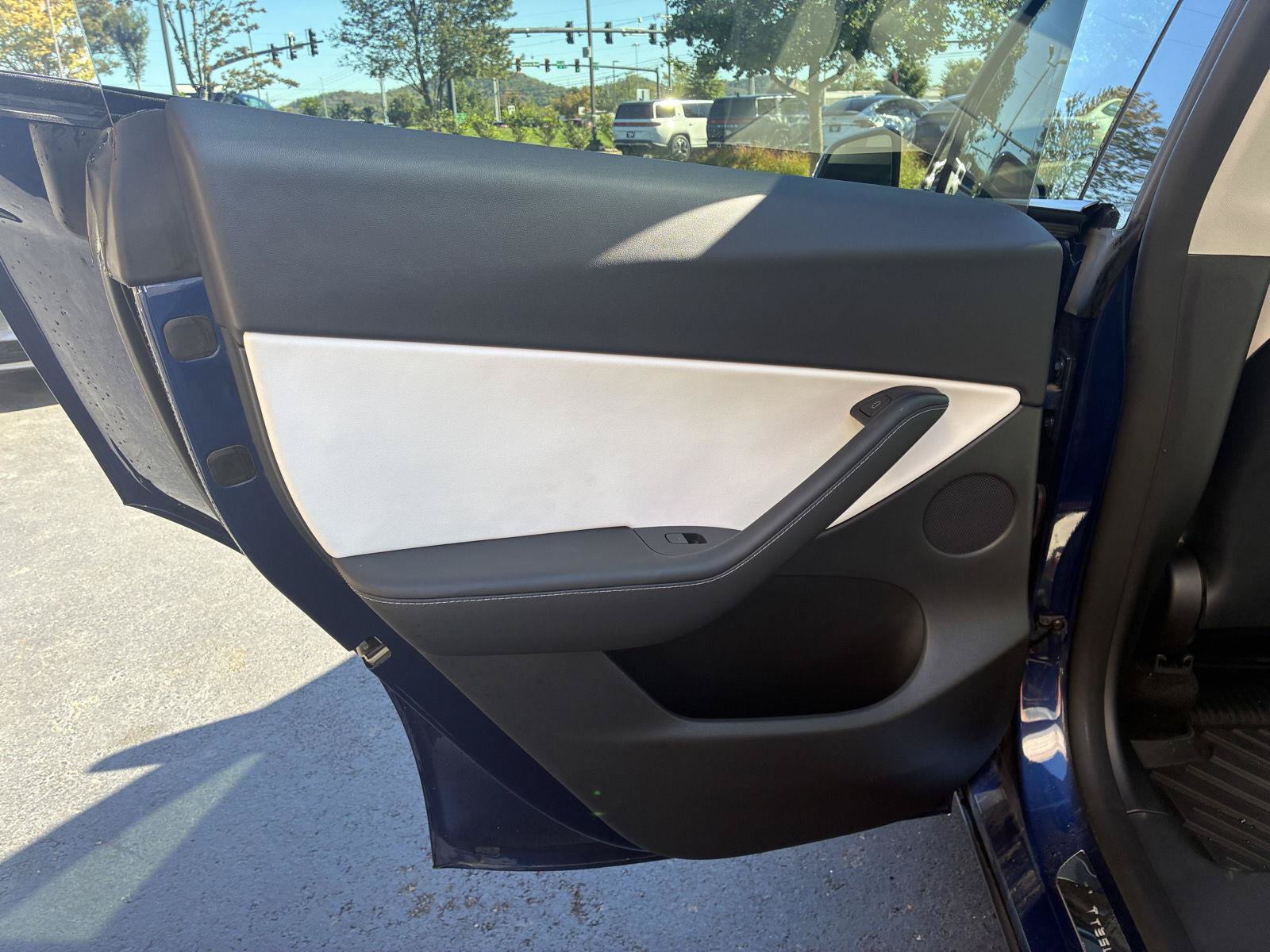 Used 2022 Tesla Model Y Performance AWD/4WD image 15