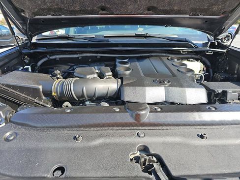 Used 2021 Toyota 4Runner SR5 AWD/4WD image 18