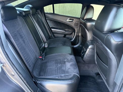Used 2017 Dodge Charger R/T image 17