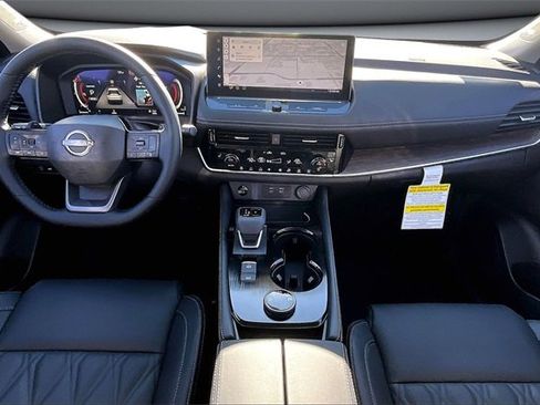 New 2026 Nissan Rogue Platinum image 5