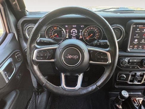 Used 2020 Jeep Wrangler Unlimited Sahara AWD/4WD image 6
