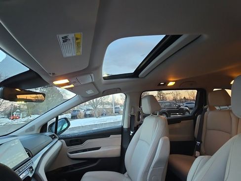 Used 2025 Honda Odyssey EX-L image 22