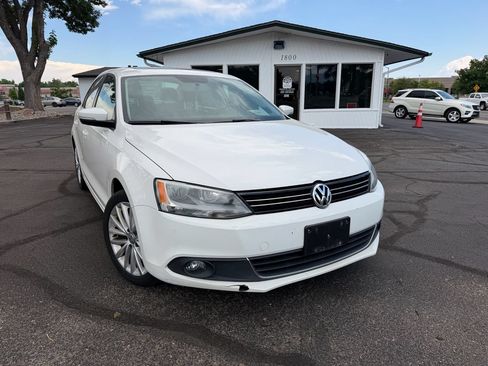 Used 2013 Volkswagen Jetta SEL FWD image 2
