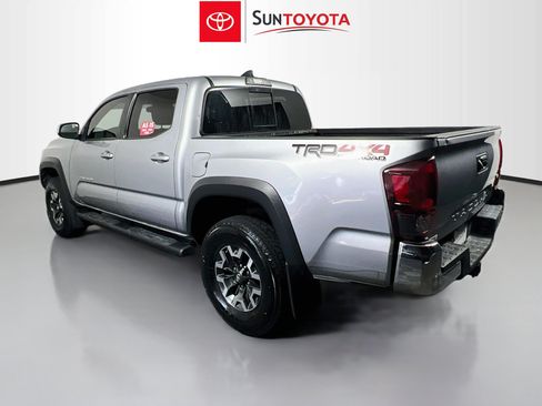 Used 2018 Toyota Tacoma TRD Off-Road AWD/4WD image 6