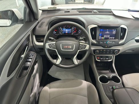 Used 2024 GMC Terrain SLE FWD image 8