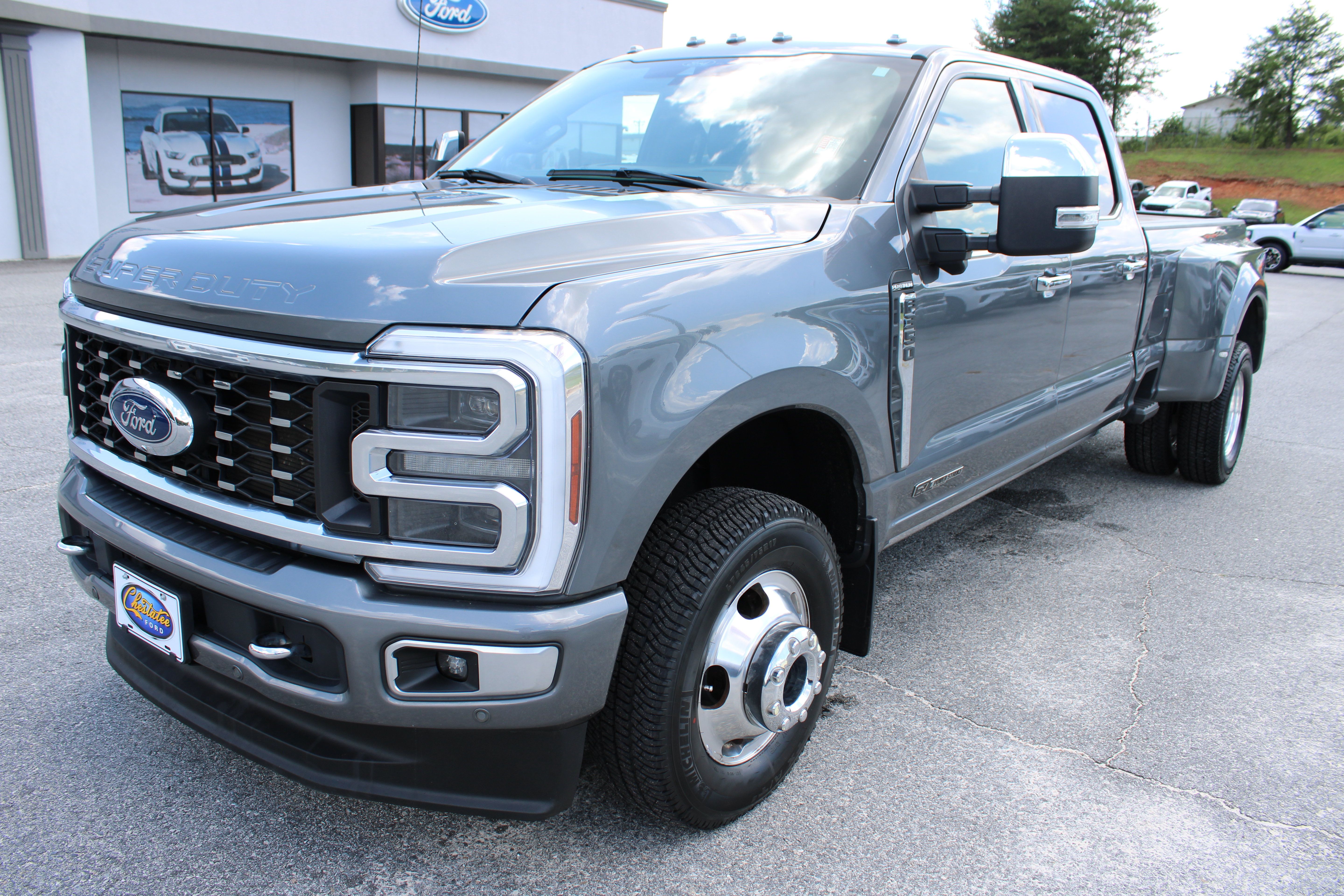 Used 2024 Ford F350 Platinum w/ FX4 Off-Road Package AWD/4WD image 2