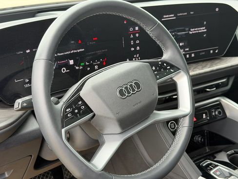 Used 2025 Audi Q5 Prestige AWD/4WD image 11