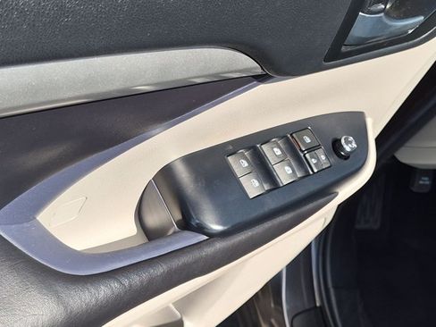 Used 2018 Toyota Highlander XLE FWD image 12