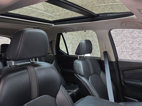 Used 2023 Honda Pilot Touring image 10