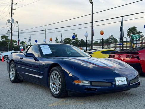 Used 2004 Chevrolet Corvette Z06 w/ Z06 Preferred Equipment Group RWD image 7