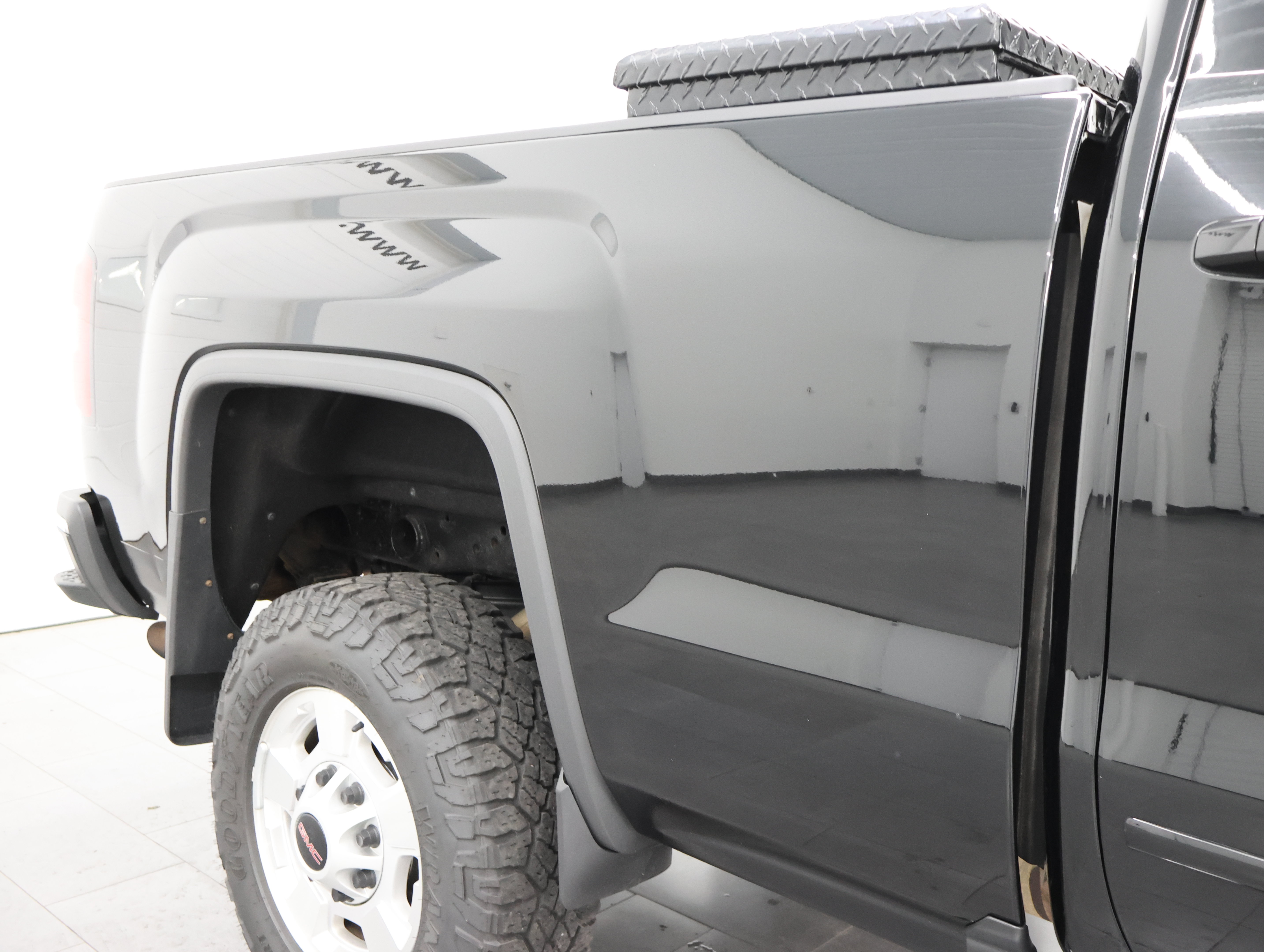 Used 2018 GMC Sierra 2500 SLE w/ HD SLE Preferred Plus Package AWD/4WD image 25