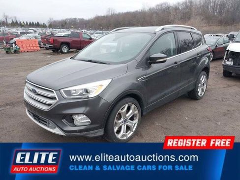 Used 2019 Ford Escape Titanium image 4