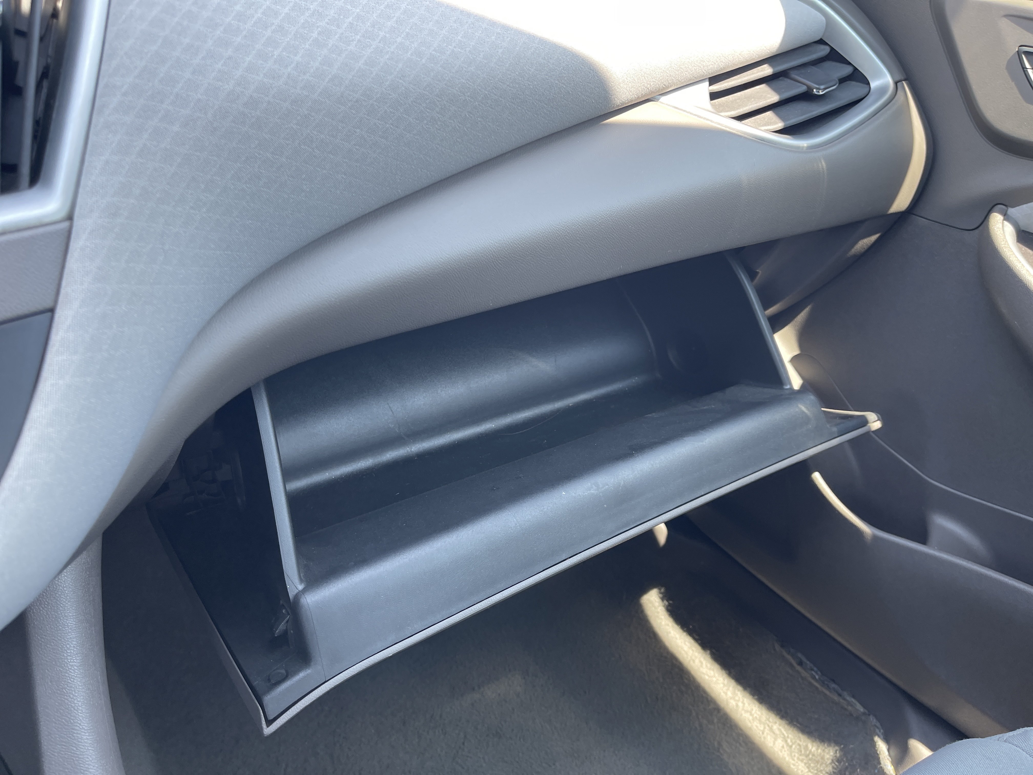 Used 2022 Chevrolet Malibu LT FWD image 38