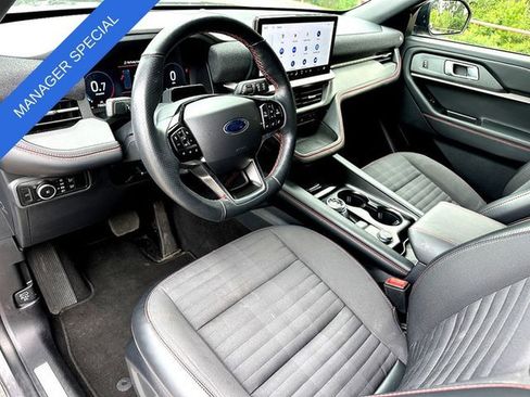 Used 2025 Ford Explorer ST-Line AWD/4WD image 13