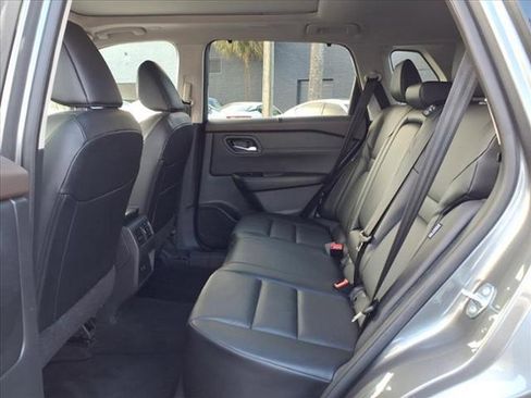 Used 2023 Nissan Rogue SV w/ SV Premium B Package image 18