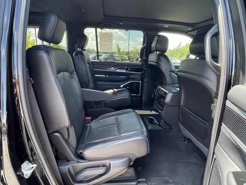 Used 2022 Jeep Wagoneer Series III w/ Premium Group I RWD image 48