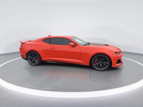 Used 2019 Chevrolet Camaro ZL1 image 10