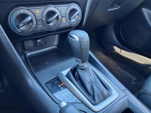 Used 2015 MAZDA MAZDA3 i SV image 5