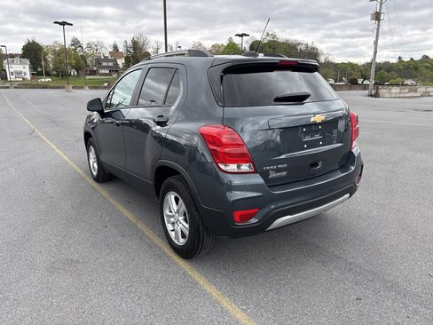 Used 2022 Chevrolet Trax LT w/ LT Convenience Package AWD/4WD image 6