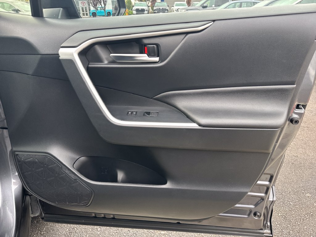Used 2025 Toyota RAV4 SE w/ Weather & Moonroof Package AWD/4WD image 16