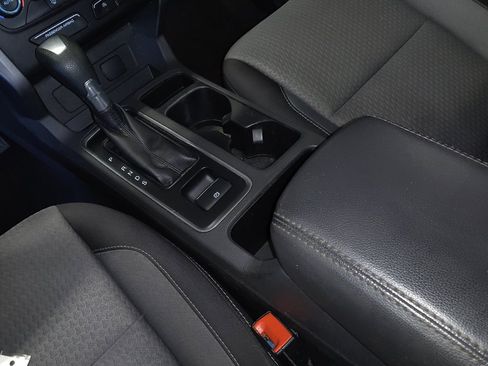 Used 2017 Ford Escape SE image 26