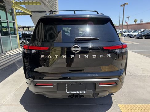 Used 2025 Nissan Pathfinder SV w/ SV Premium Package FWD image 13