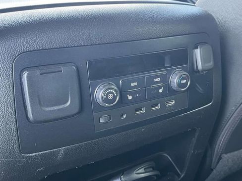 Used 2017 GMC Yukon SLT w/ Premium Edition image 21