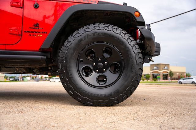 Used 2017 Jeep Wrangler Unlimited Rubicon w/ Connectivity Group AWD/4WD image 21