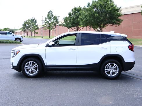 Used 2024 GMC Terrain SLE FWD image 27