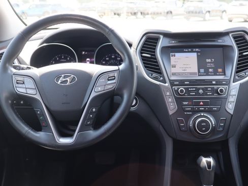 Used 2018 Hyundai Santa Fe Limited FWD image 15