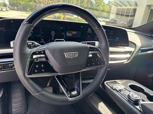 Used 2025 Cadillac Lyriq Luxury w/ LPO, Floor Liner Package AWD/4WD image 16