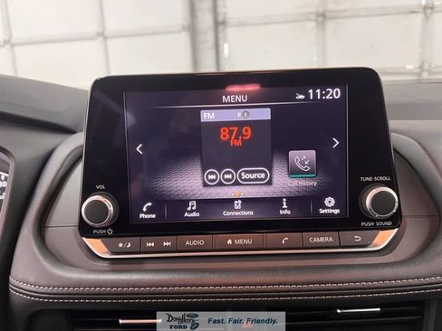 Used 2025 Nissan Rogue SV AWD/4WD image 40