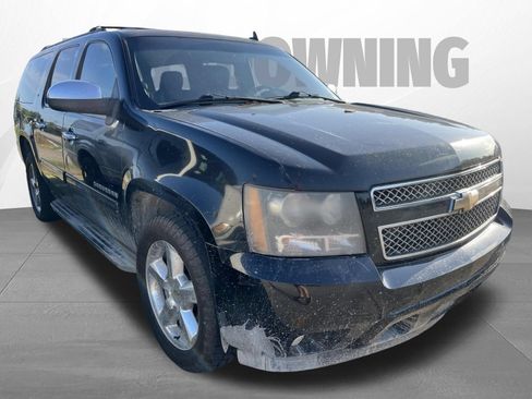 Used 2011 Chevrolet Suburban LT w/ Regional Value Package RWD image 3