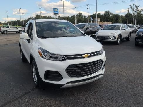 Used 2022 Chevrolet Trax LT w/ LT Convenience Package AWD/4WD image 10