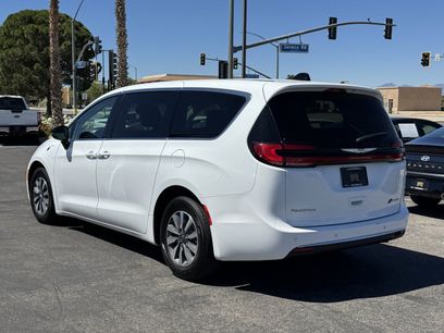 Used 2024 Chrysler Pacifica Limited
