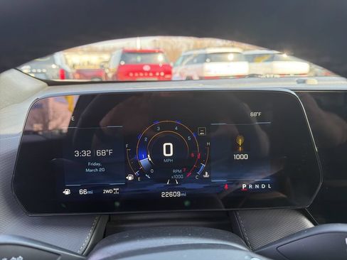Used 2025 Chevrolet Equinox LT AWD/4WD image 19