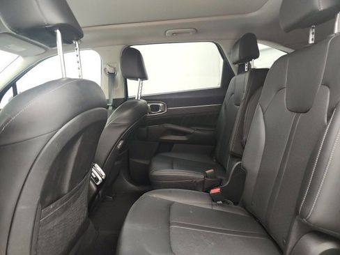 Used 2022 Kia Sorento SX image 11