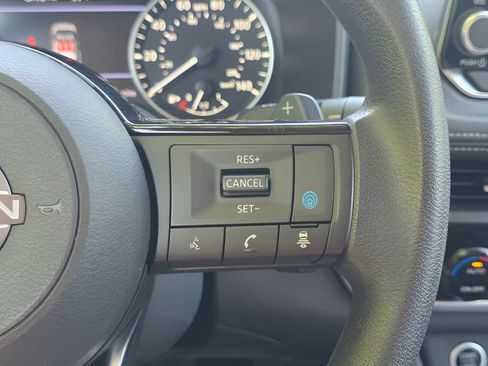 Used 2023 Nissan Rogue SV AWD/4WD image 19