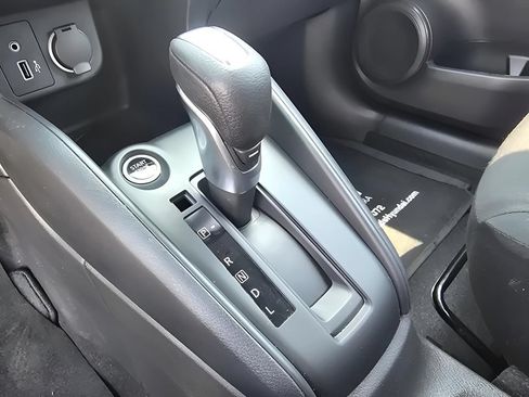 Used 2025 Nissan Kicks Play S w/ Interior Electronics Package FWD image 18